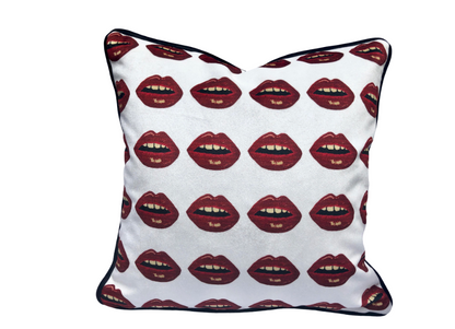 BISOUS BISOUS! red lips velvet by the yard