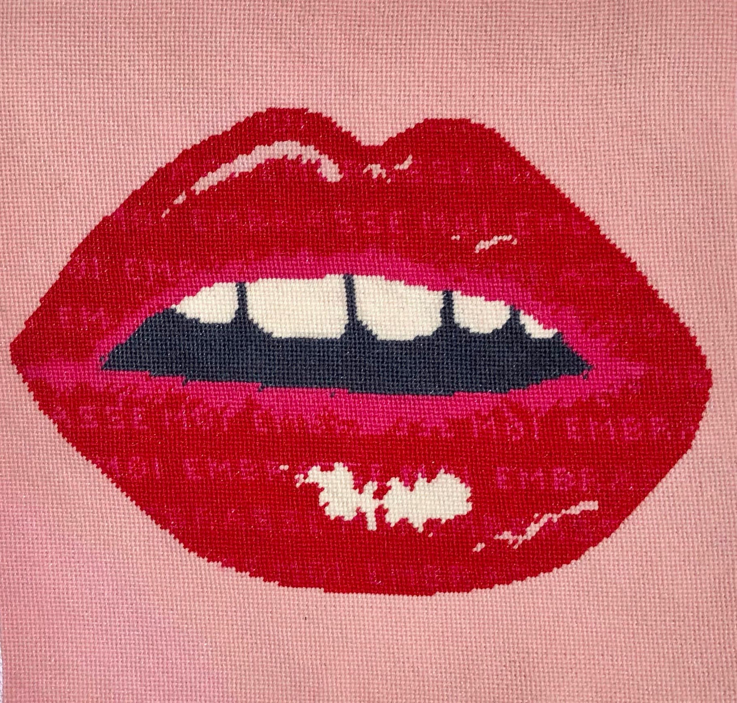 made-to-order EMBRASSE MOI large print