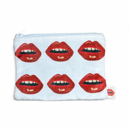BISOUS BISOUS! pouch