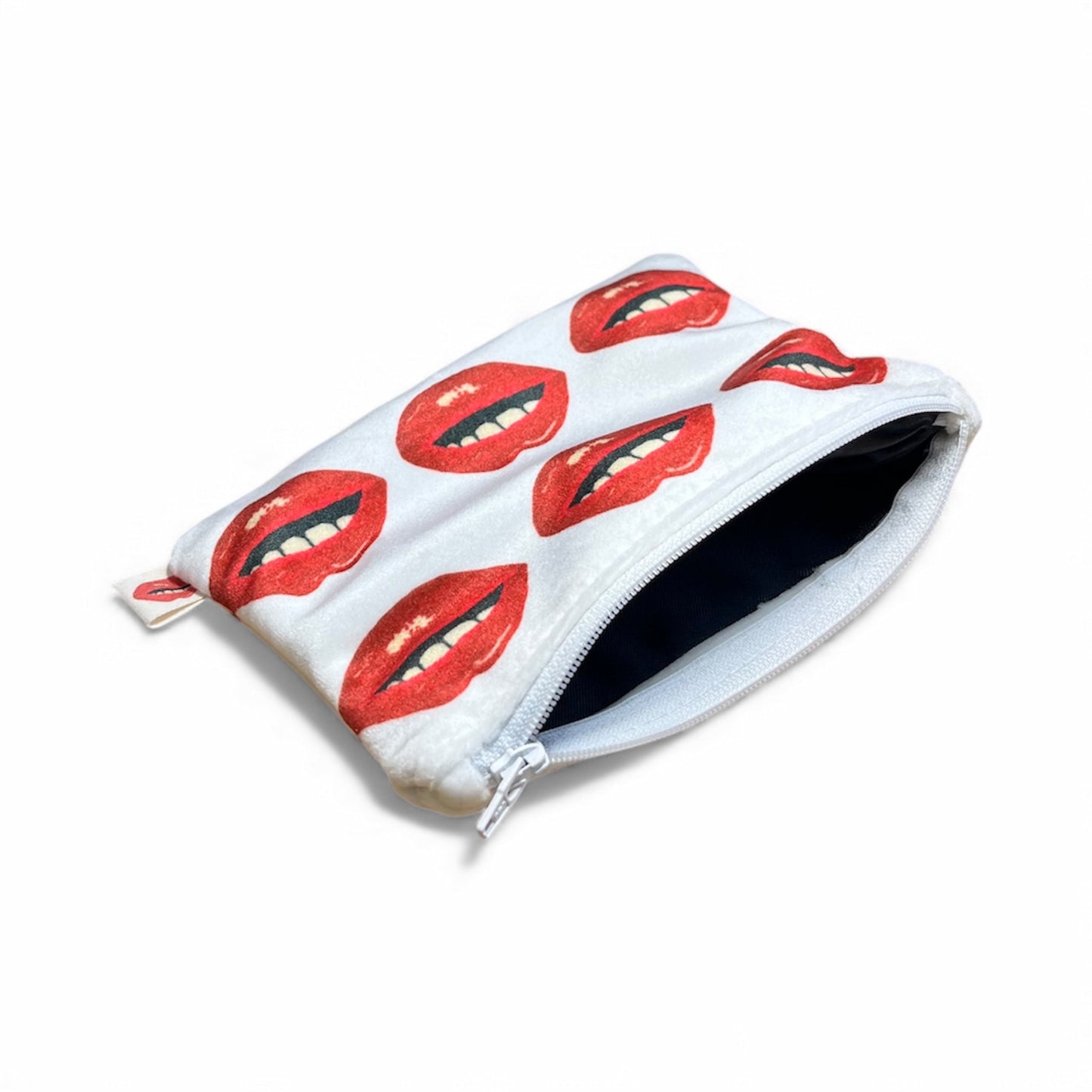 BISOUS BISOUS! pouch