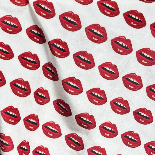 BISOUS BISOUS! red lips velvet by the yard