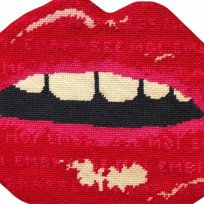 made-to-order EMBRASSE MOI large print