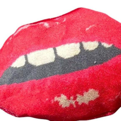  red lips-shaped lavender sachet