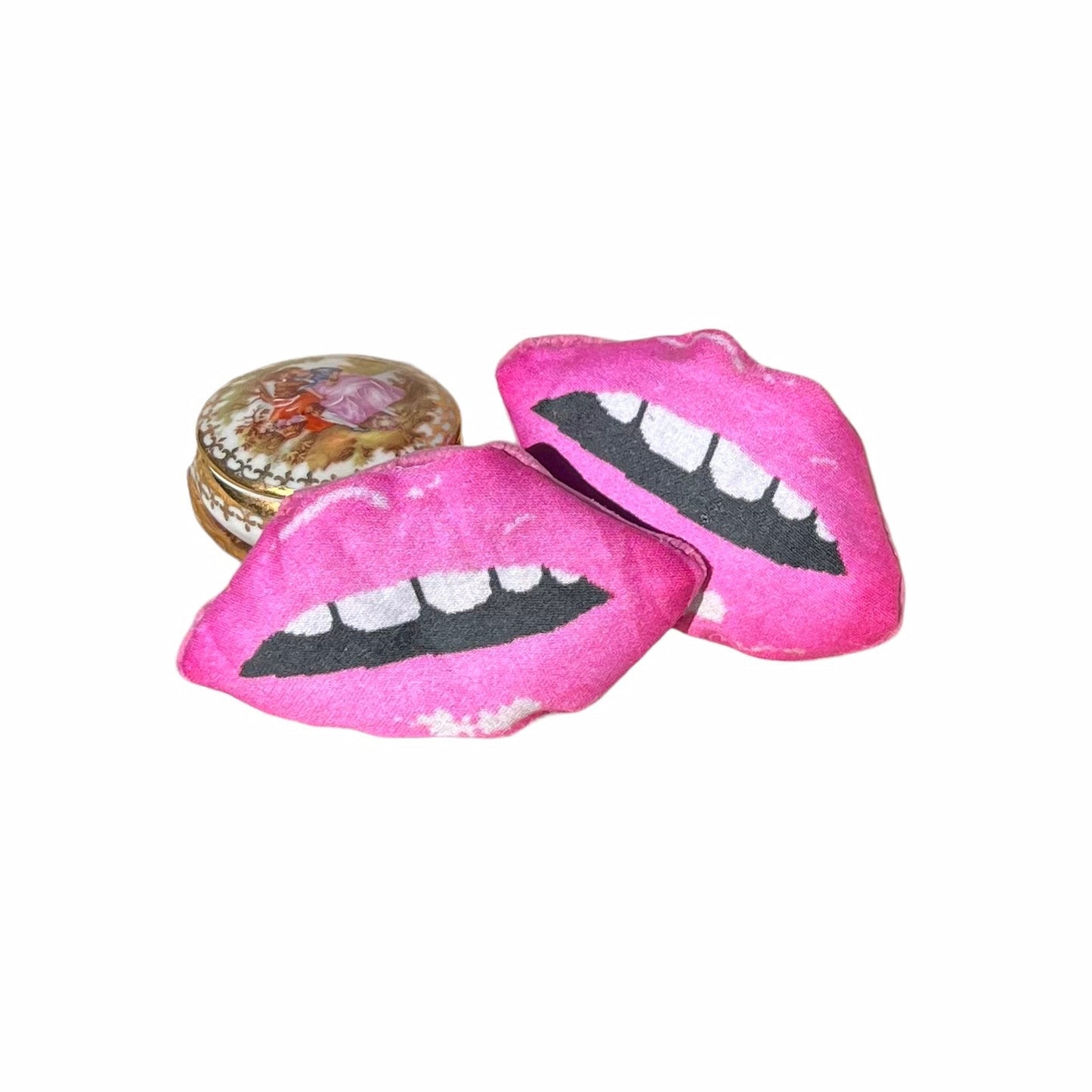 pink lips-shaped lavender sachet